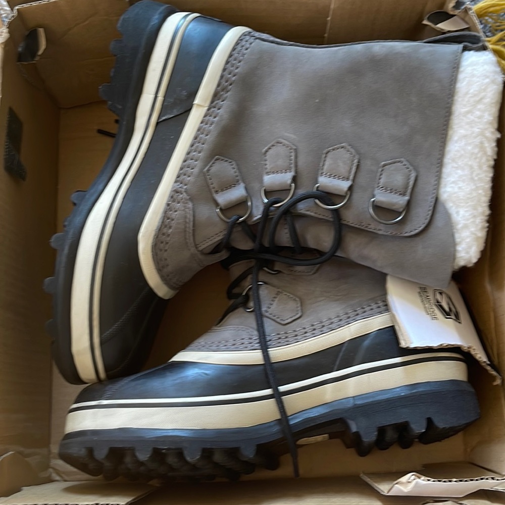 Size 8 sorel caribou winter boots